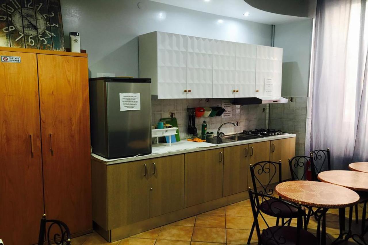Legend R.g. Hostal Roma