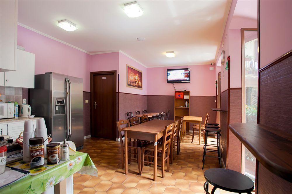 Hostal Legend R.g. Roma