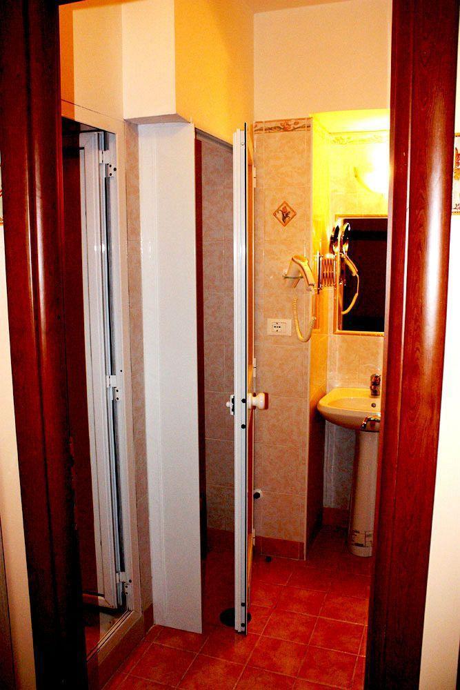 Hostal Legend R.g. *