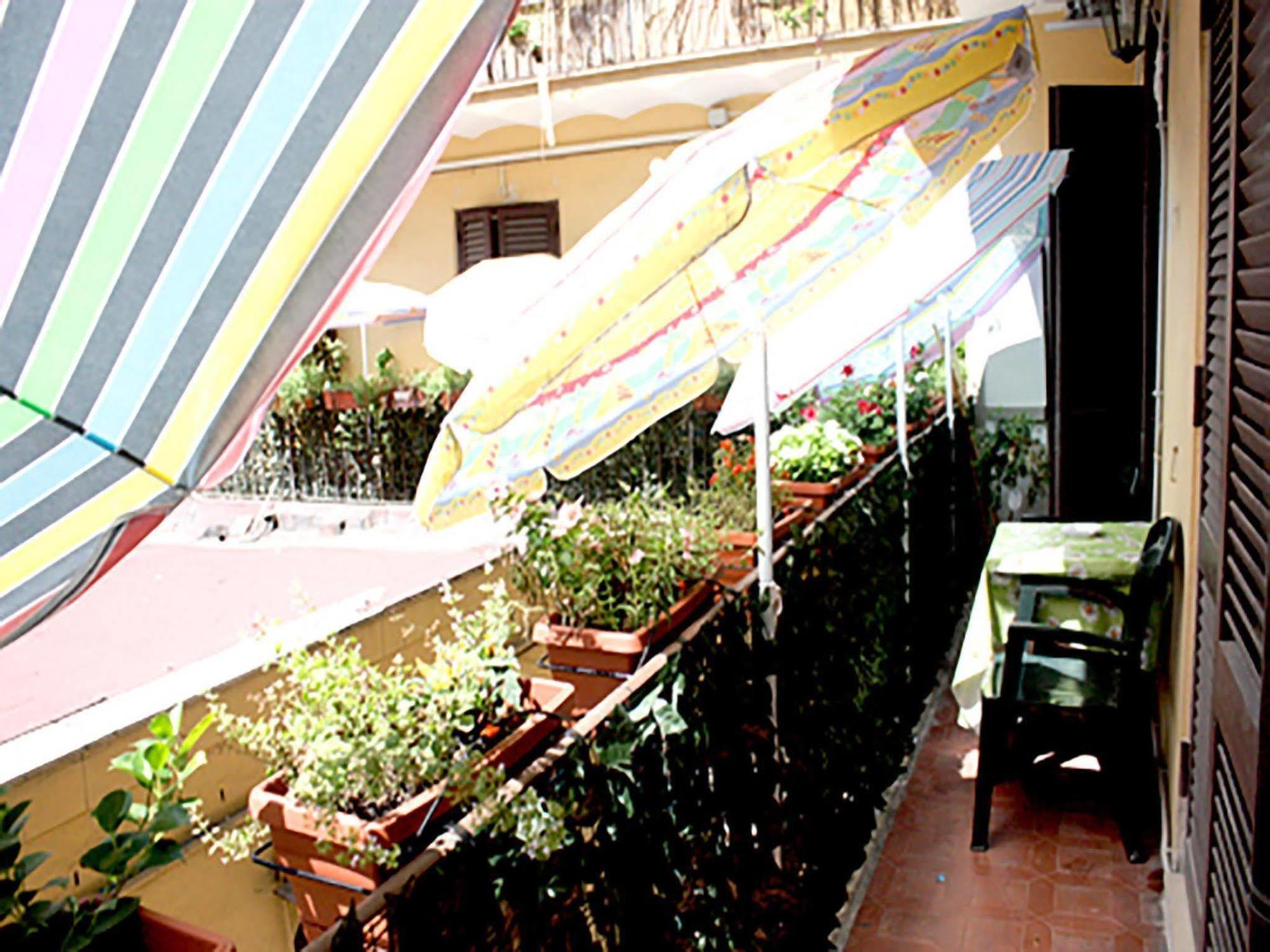 Hostal Legend R.g. Roma