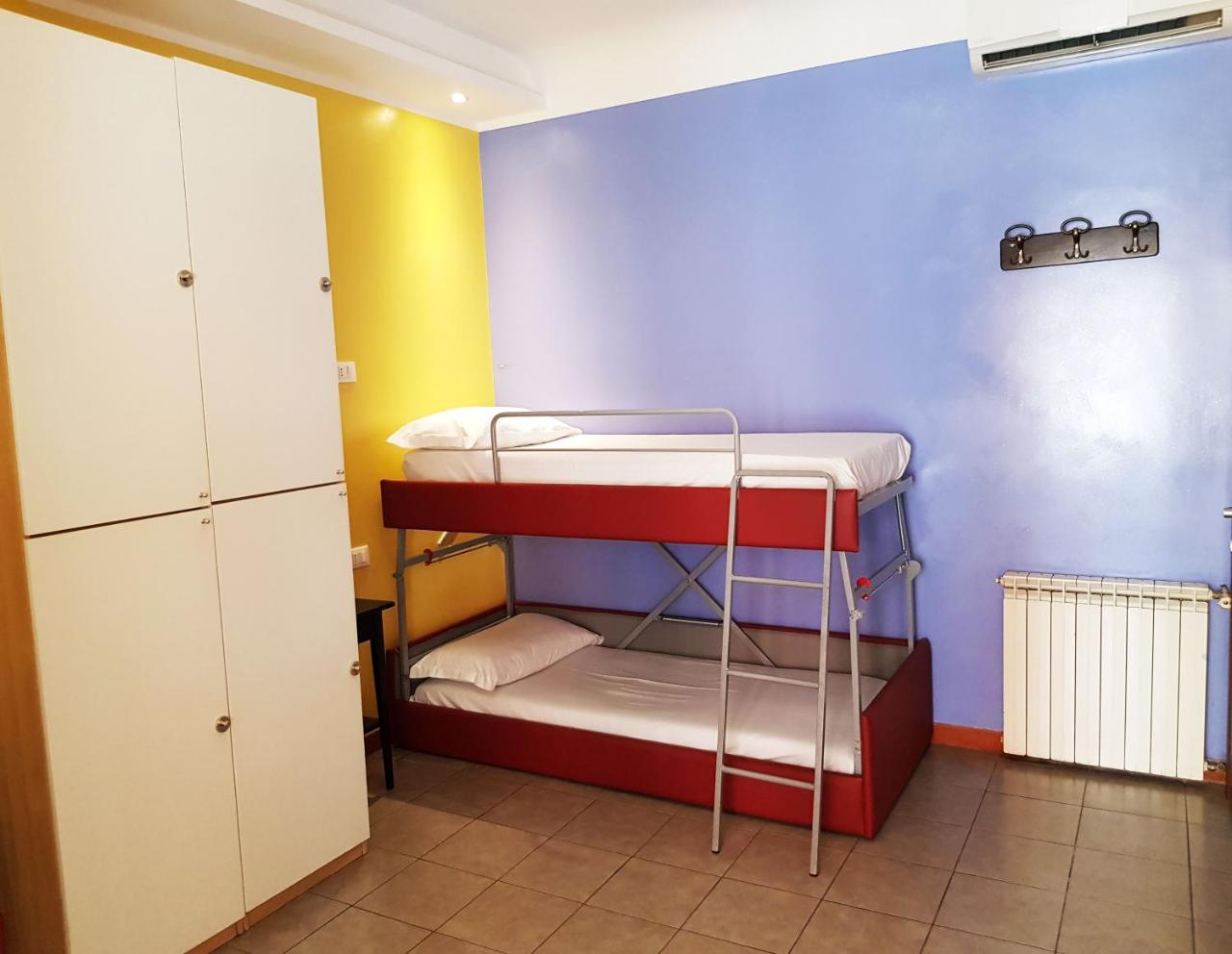 Hostal Legend R.g. *