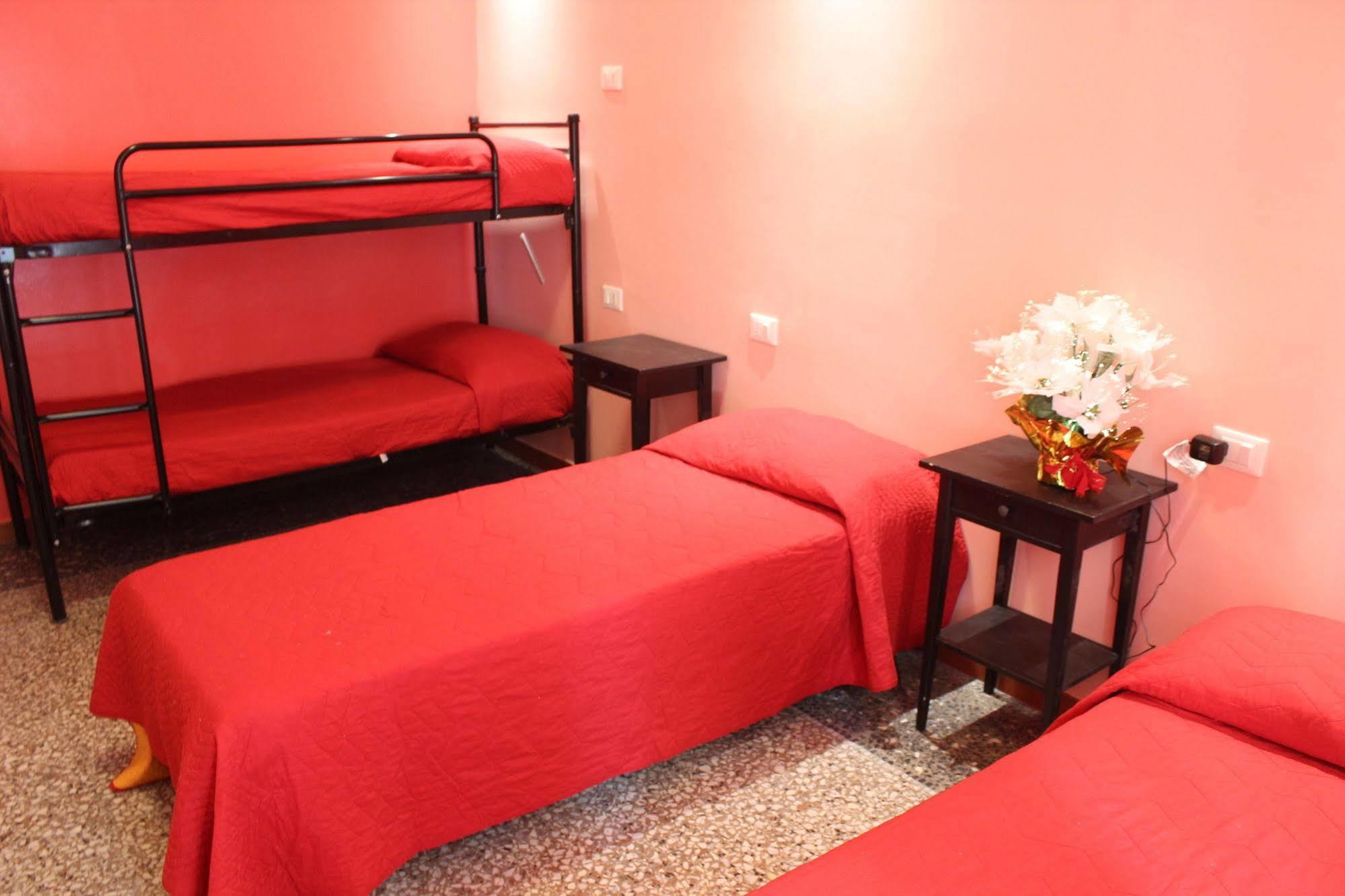 Hostal Legend R.g. *